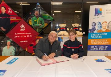 Peluches Pompy pour aider les pompiers